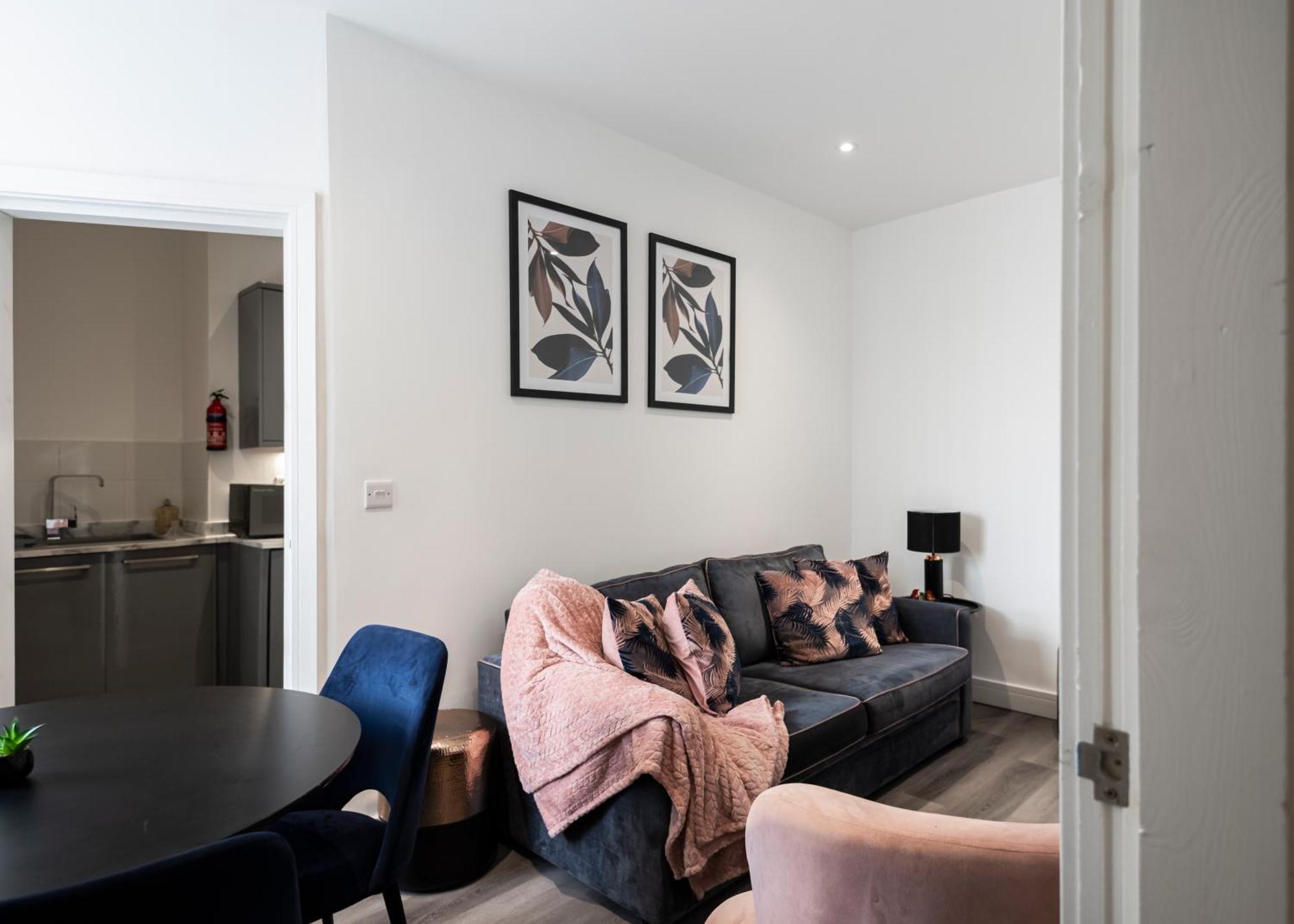 Apartmán Cozy Vibes Refined 2Br Flat Bury  Exteriér fotografie