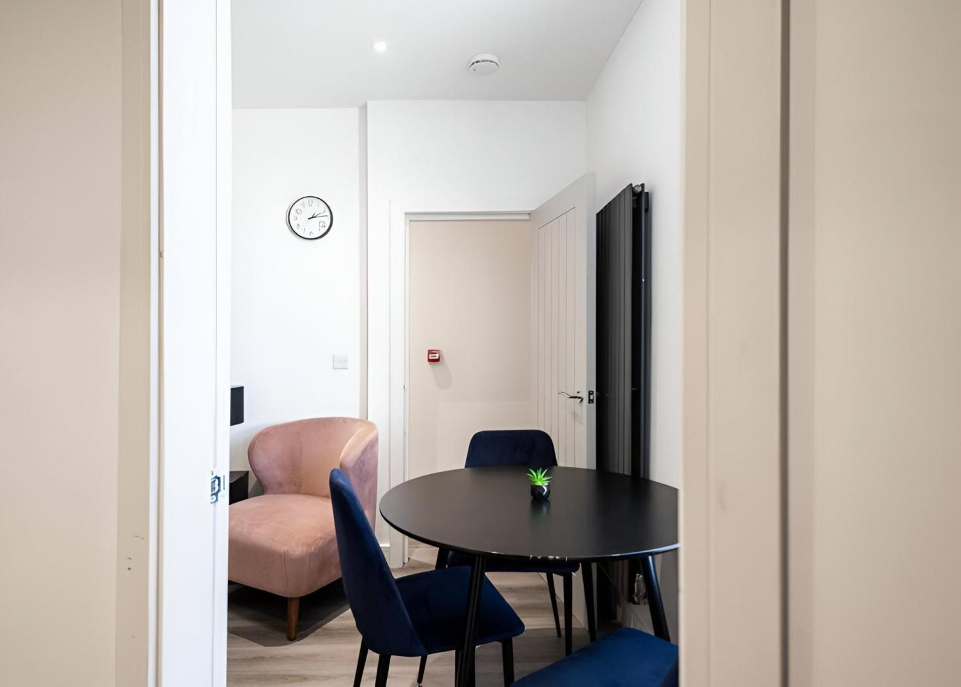 Apartmán Cozy Vibes Refined 2Br Flat Bury  Exteriér fotografie